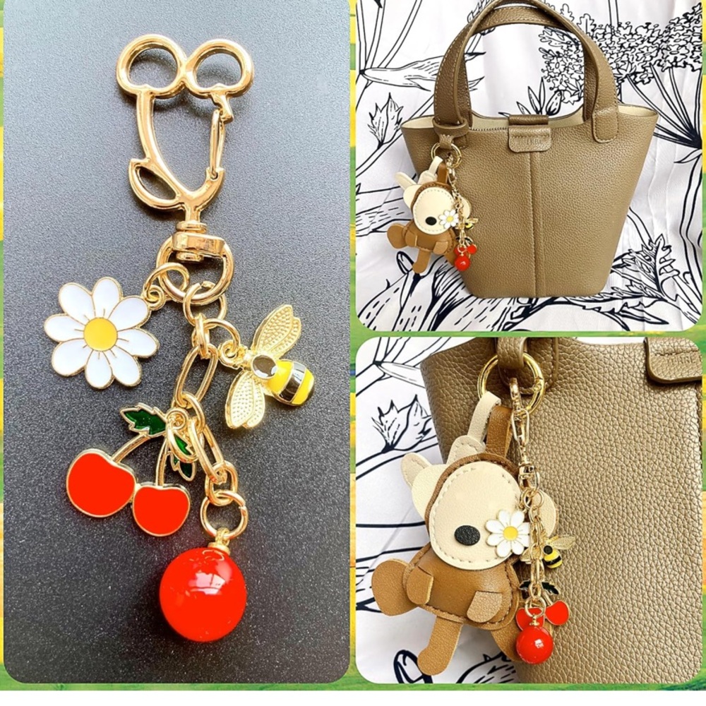 Gold purse/bag charm Keychain with bee, cherry & daisy nwt - Picture 5 of 7